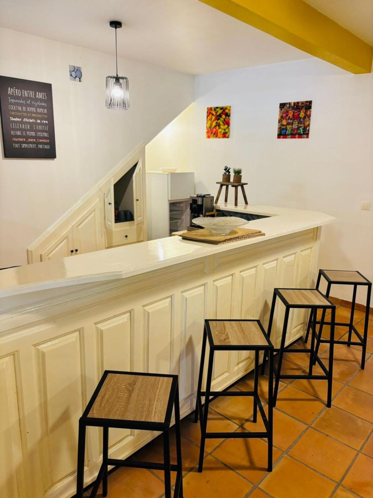 Les Tuiles Rouges Villa Фор дьо Франс Екстериор снимка